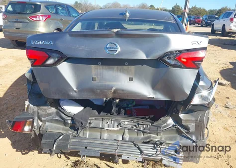 2020 Nissan Versa Sv Xtronic Cvt z USA, uszkodzony, nr VIN 3N1CN8EV1LL879911